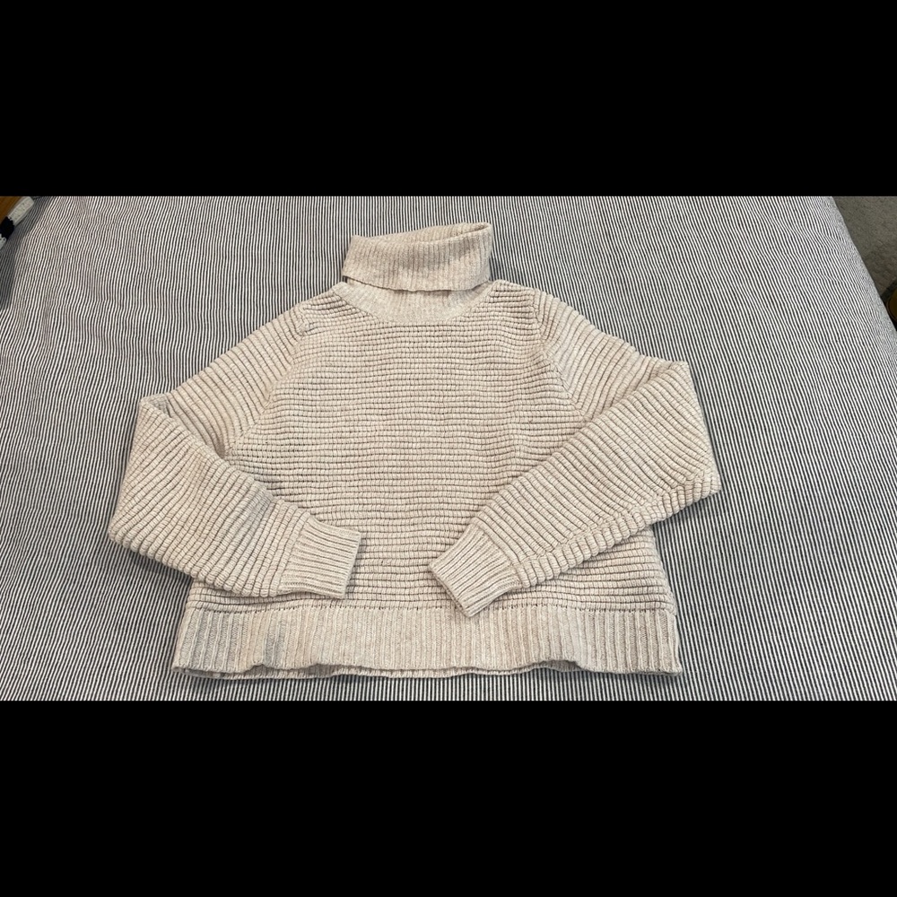 Madewell side button turtle neck sweater in size small - Picture 2 of 5